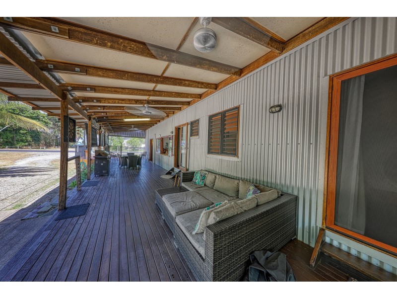 29 Luff Street, Hull Heads QLD 4854