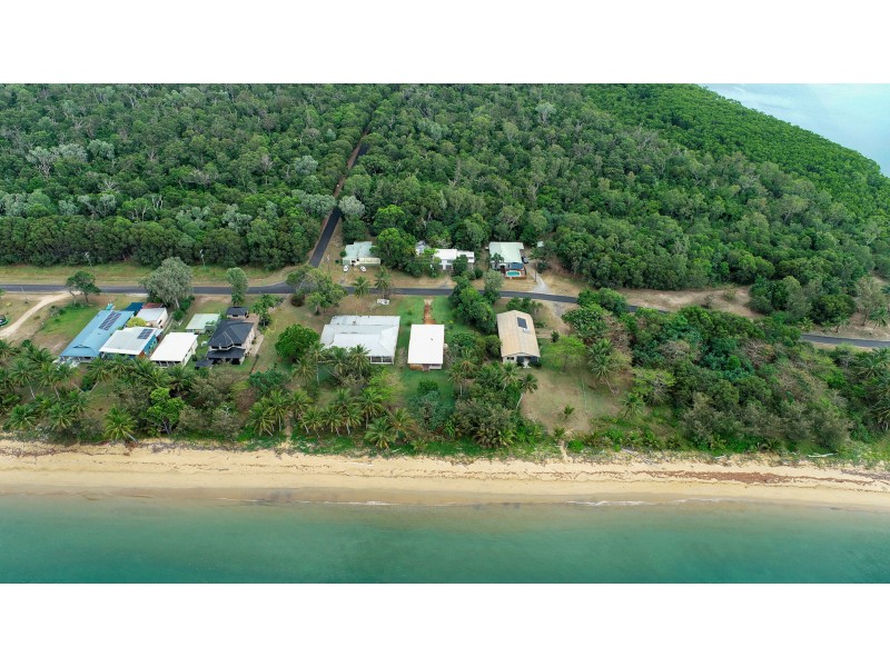 29 Luff Street, Hull Heads QLD 4854