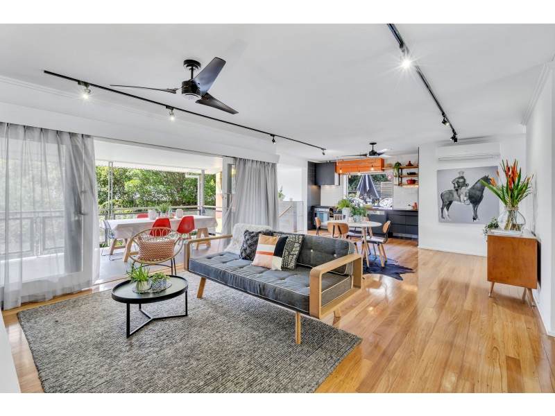 169 Hillview Crescent, Whitfield QLD 4870