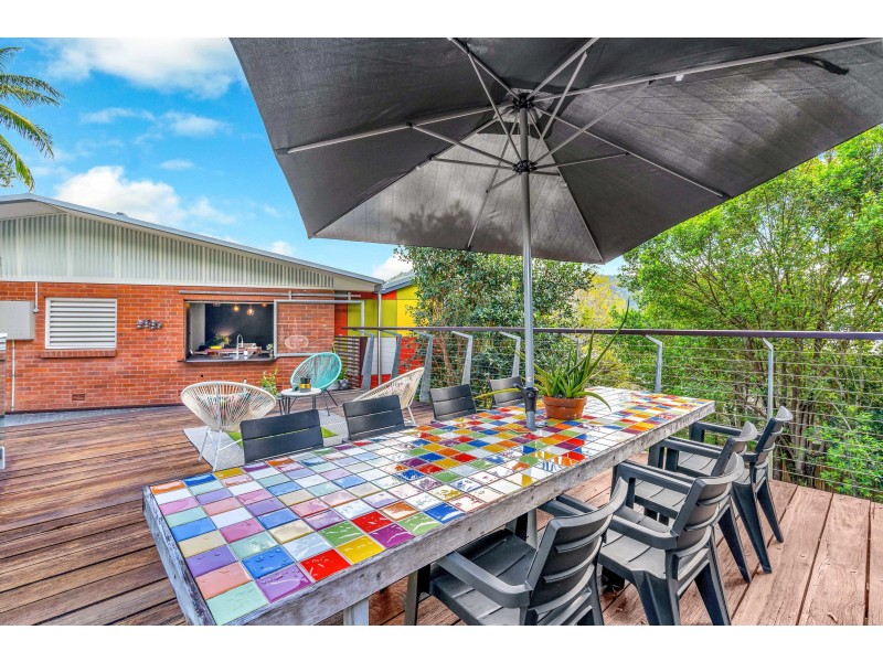 169 Hillview Crescent, Whitfield QLD 4870
