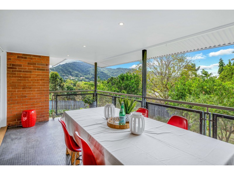 169 Hillview Crescent, Whitfield QLD 4870