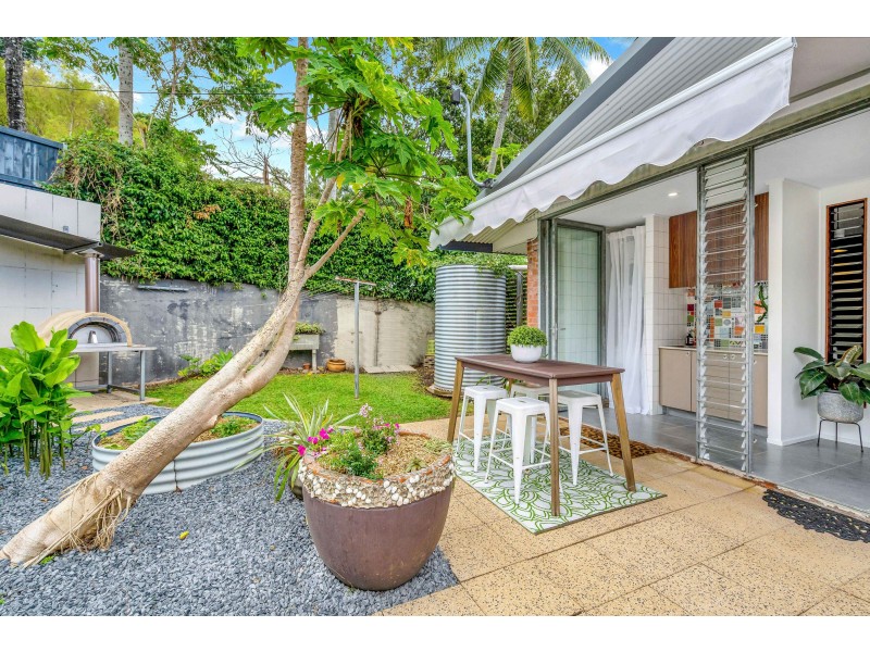 169 Hillview Crescent, Whitfield QLD 4870
