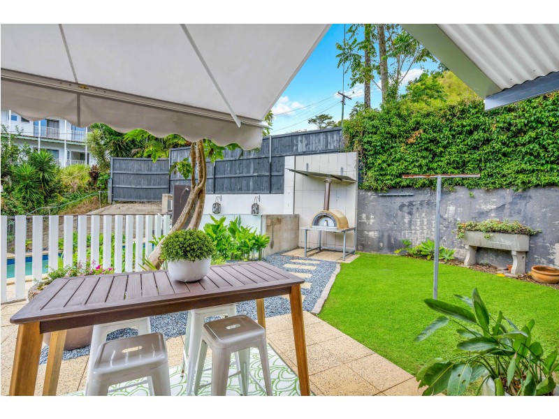 169 Hillview Crescent, Whitfield QLD 4870
