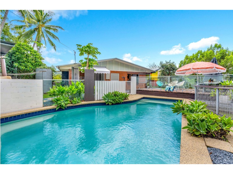 169 Hillview Crescent, Whitfield QLD 4870