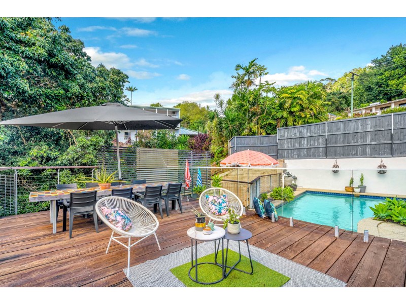 169 Hillview Crescent, Whitfield QLD 4870