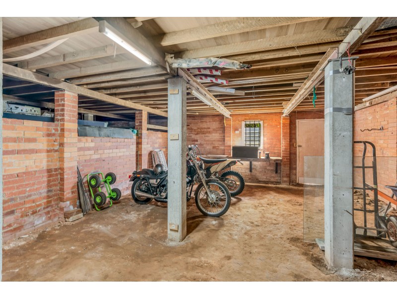 169 Hillview Crescent, Whitfield QLD 4870