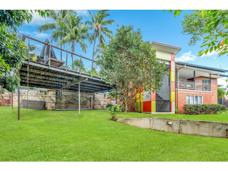 169 Hillview Crescent, Whitfield QLD 4870