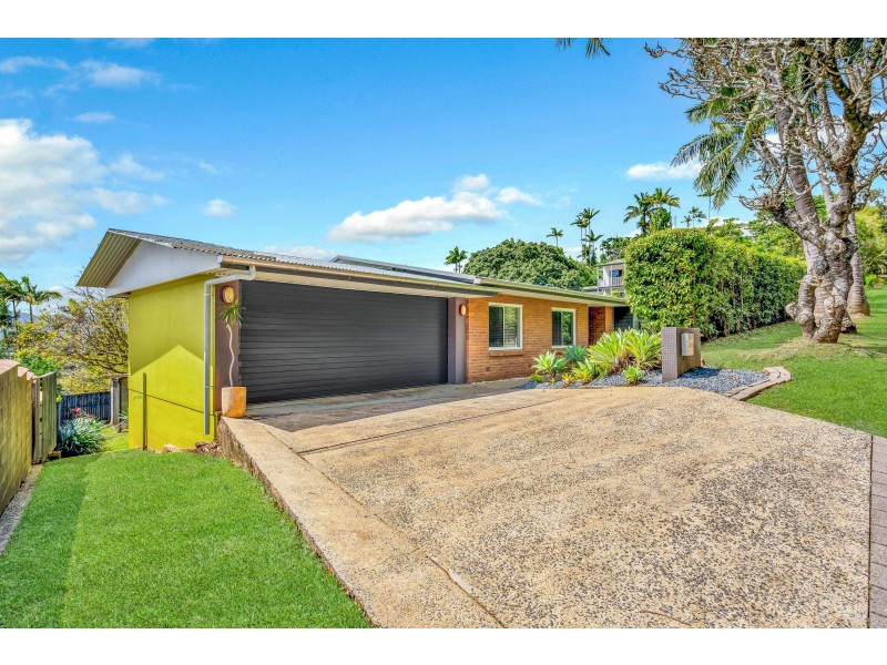 169 Hillview Crescent, Whitfield QLD 4870