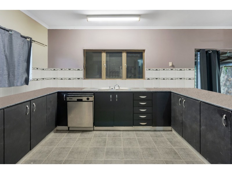 52 Toogood Road, Woree QLD 4868