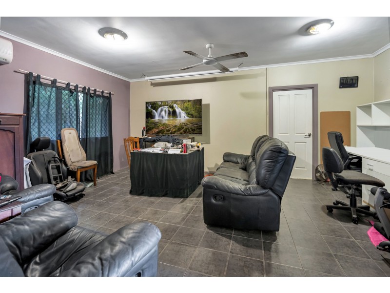52 Toogood Road, Woree QLD 4868