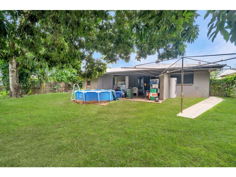 52 Toogood Road, Woree QLD 4868