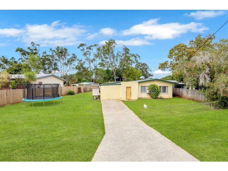 9 Karen Close, Woree QLD 4868