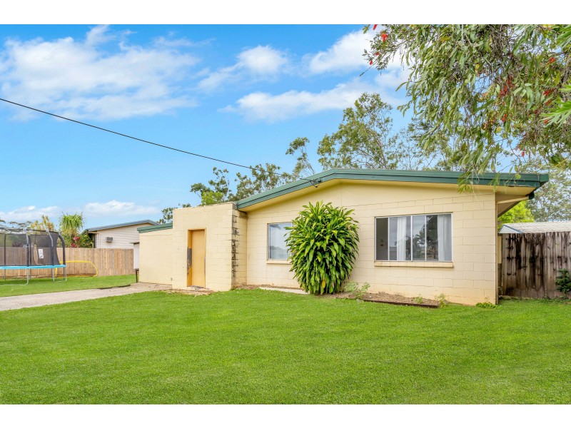 9 Karen Close, Woree QLD 4868