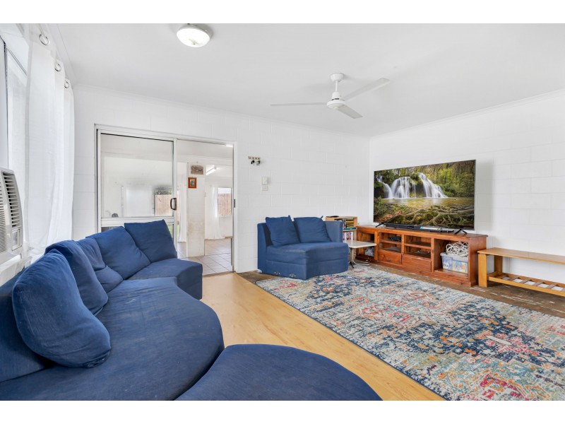 9 Karen Close, Woree QLD 4868