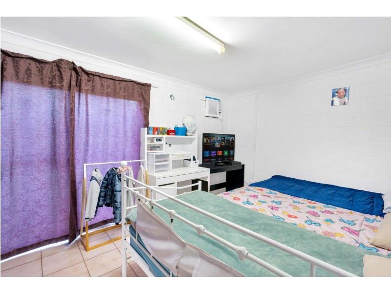 9 Karen Close, Woree QLD 4868