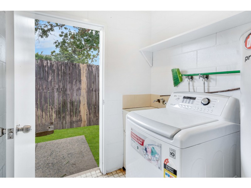 9 Karen Close, Woree QLD 4868
