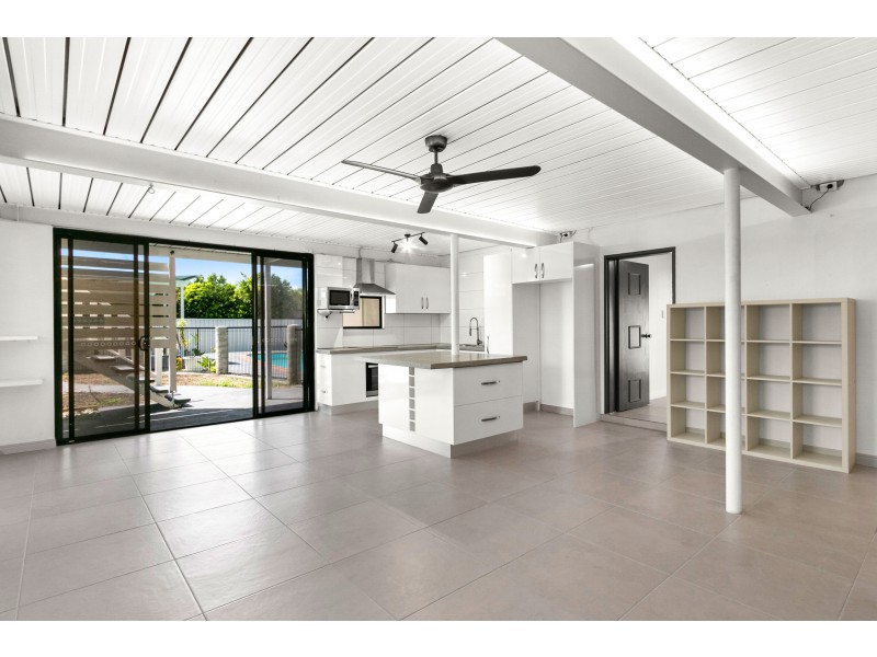 27 Debbie Street, Trinity Park QLD 4879
