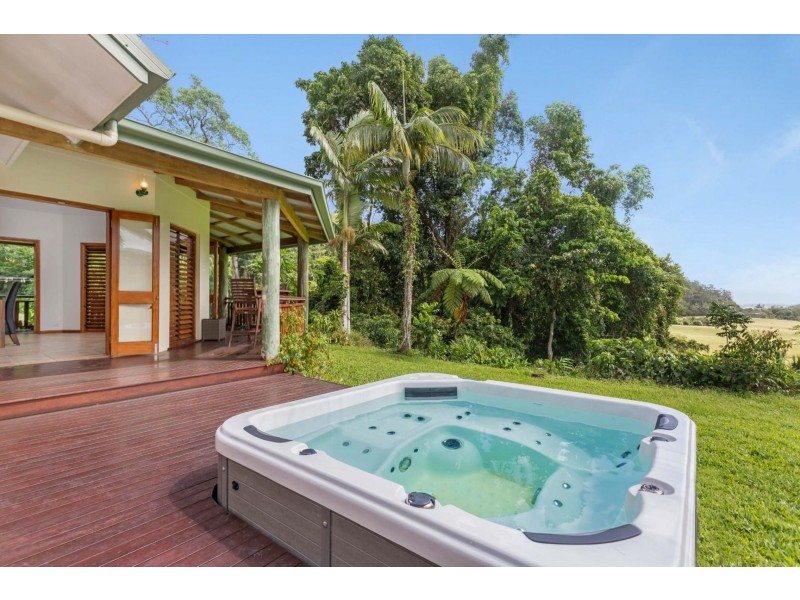 69863 Bruce Highway, Aloomba QLD 4871