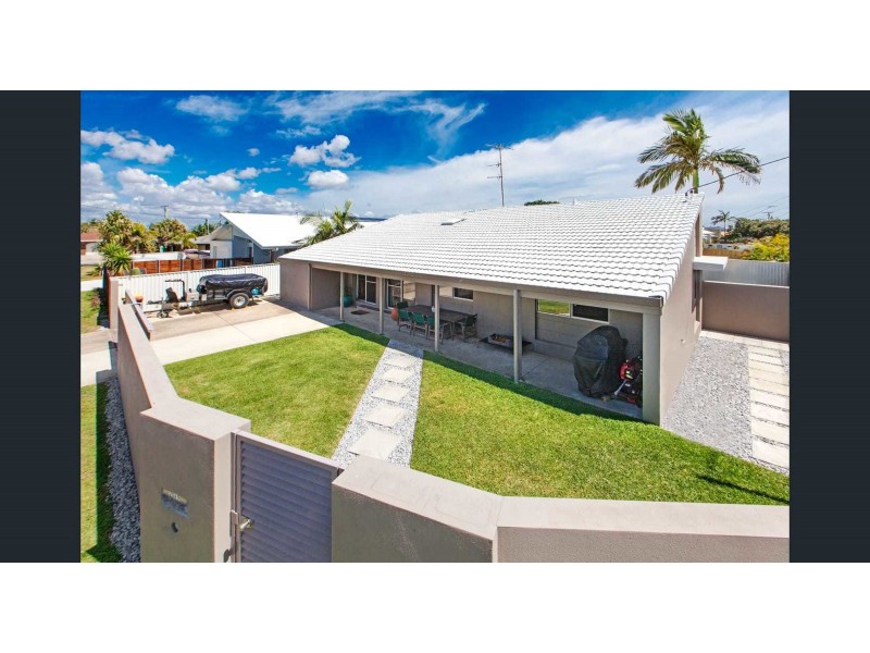 2/49 Saleng Crescent, Warana QLD 4575