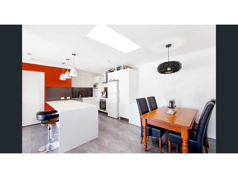 2/49 Saleng Crescent, Warana QLD 4575