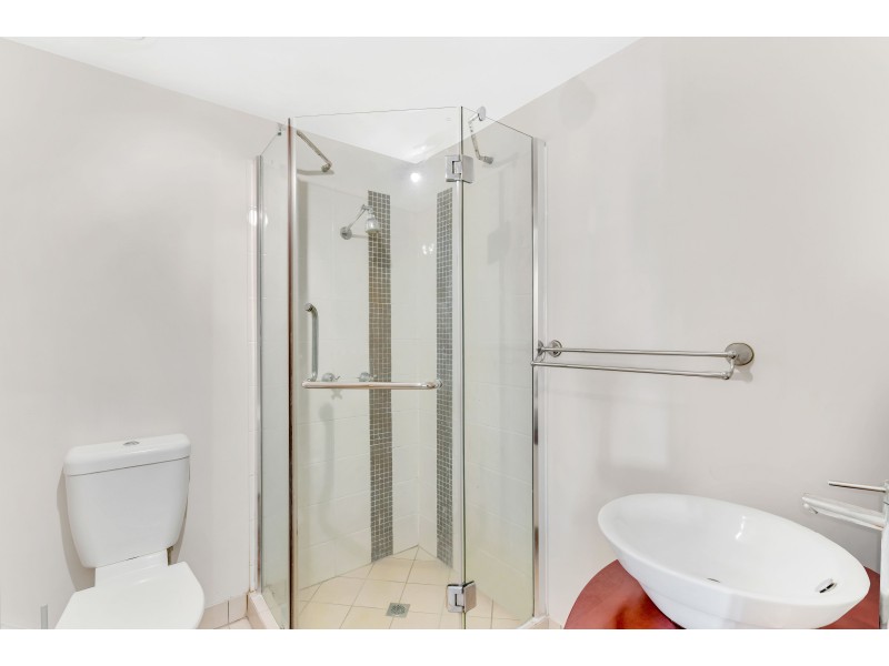 232/29-33 Springfield Crescent, Manoora QLD 4870