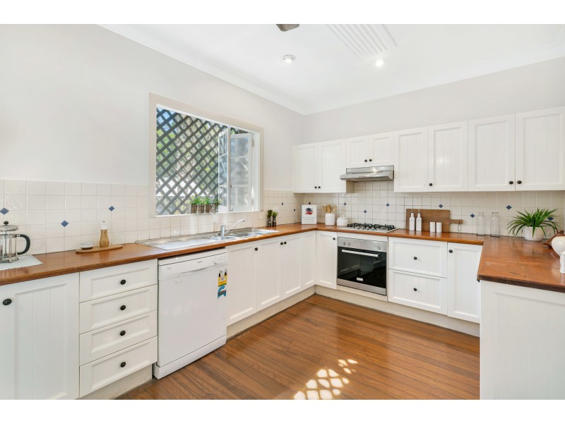 17 Friend Street, Edge Hill QLD 4870