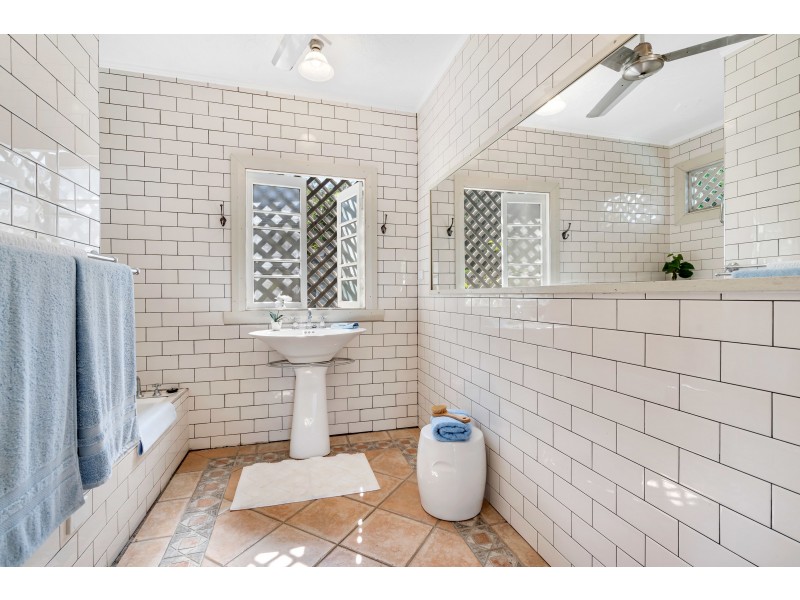 17 Friend Street, Edge Hill QLD 4870