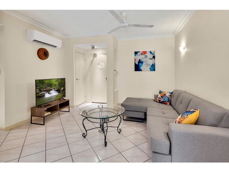 1611/2 Greenslopes Street, Cairns North QLD 4870