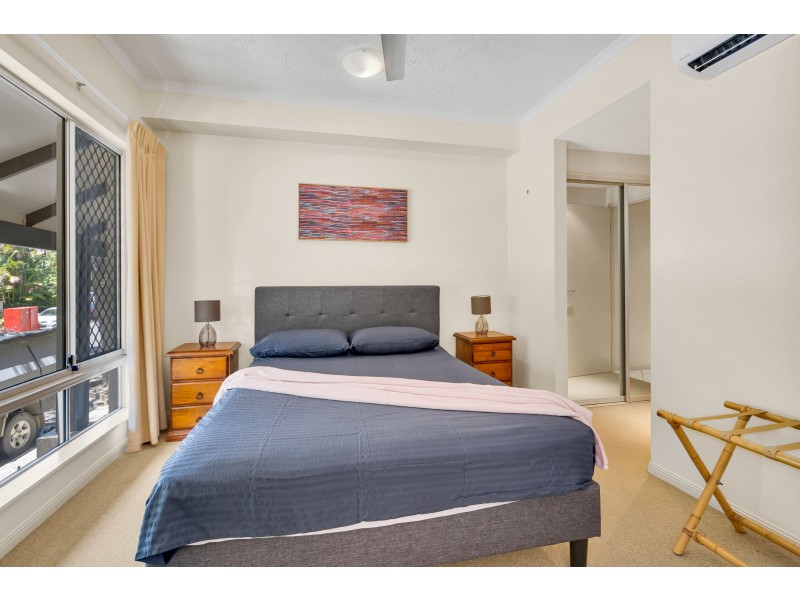 1611/2 Greenslopes Street, Cairns North QLD 4870