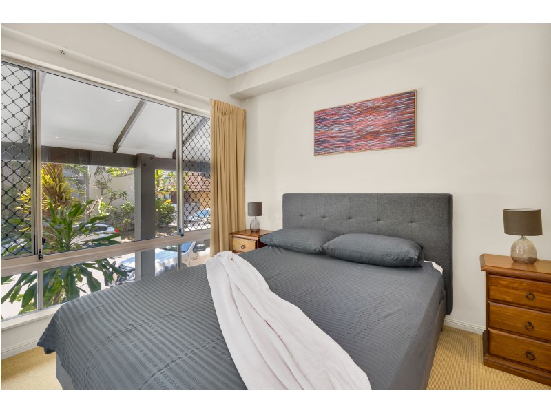1611/2 Greenslopes Street, Cairns North QLD 4870