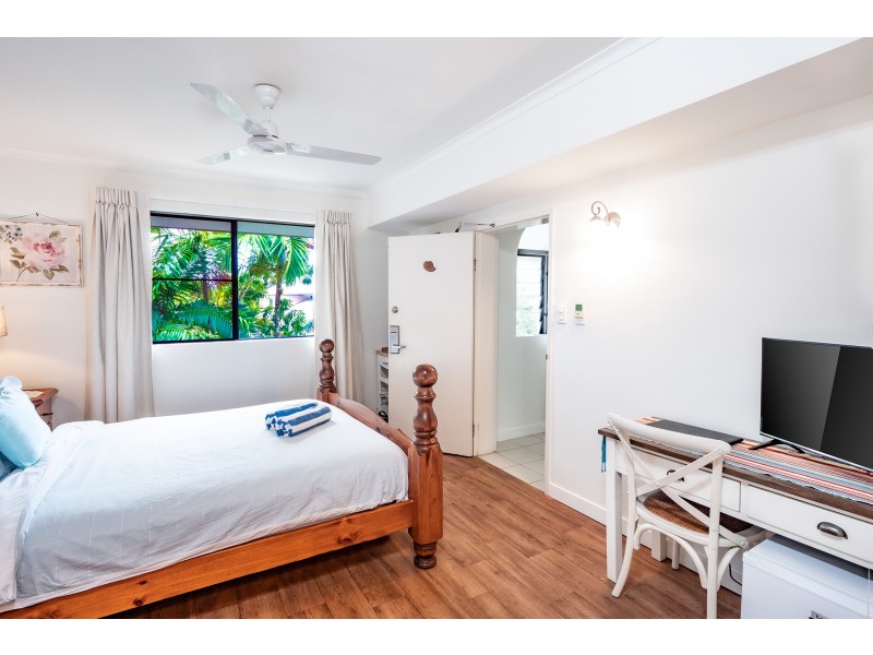 7/81-85 Cedar Road, Palm Cove QLD 4879