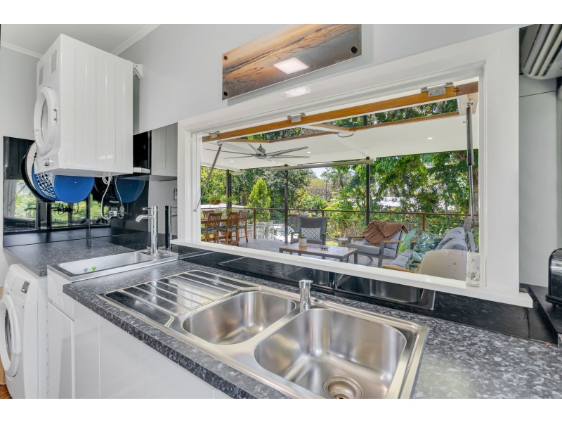 7 Crowley Close, Whitfield QLD 4870