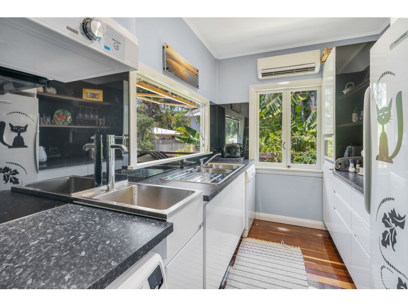 7 Crowley Close, Whitfield QLD 4870