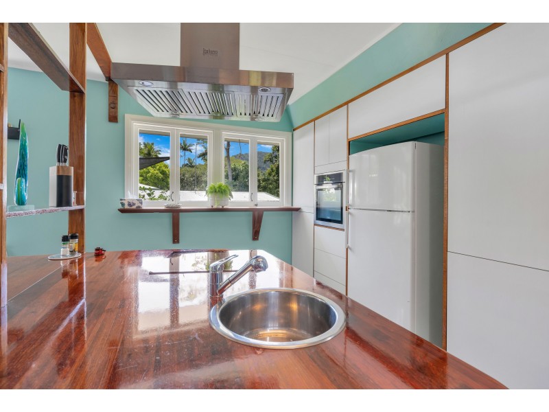 7 Crowley Close, Whitfield QLD 4870