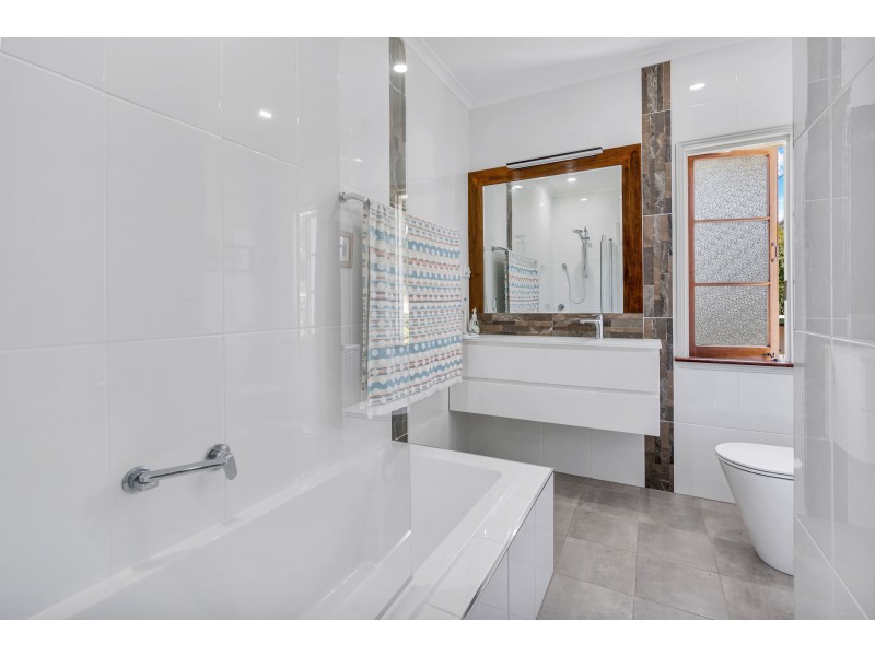 7 Crowley Close, Whitfield QLD 4870