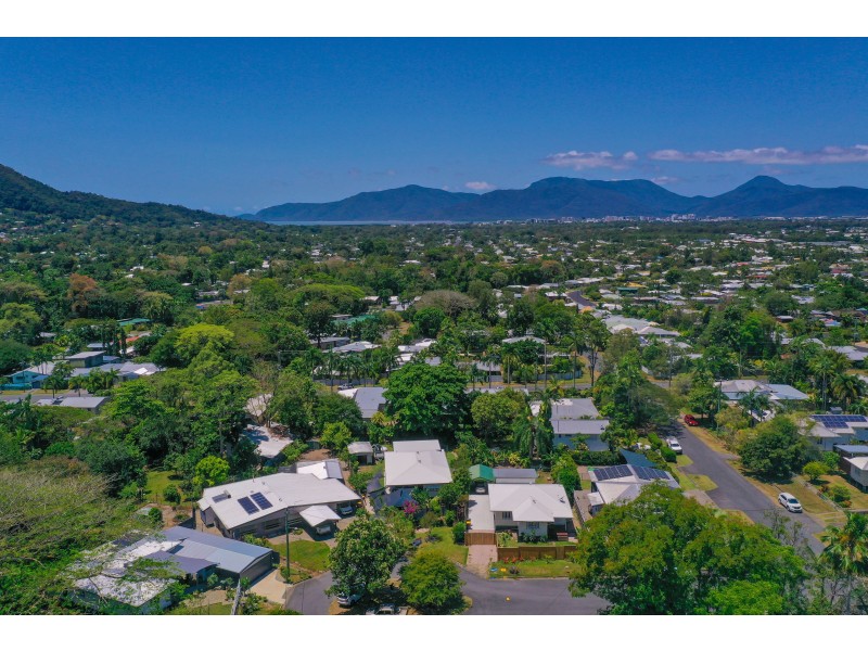 7 Crowley Close, Whitfield QLD 4870