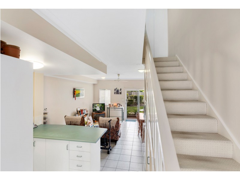 4/38 Springfield Crescent, Manoora QLD 4870