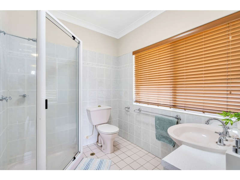 5 Hogan Street, Westcourt QLD 4870
