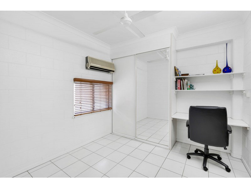 5 Hogan Street, Westcourt QLD 4870