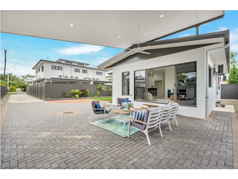 19 Smith Street, Cairns North QLD 4870