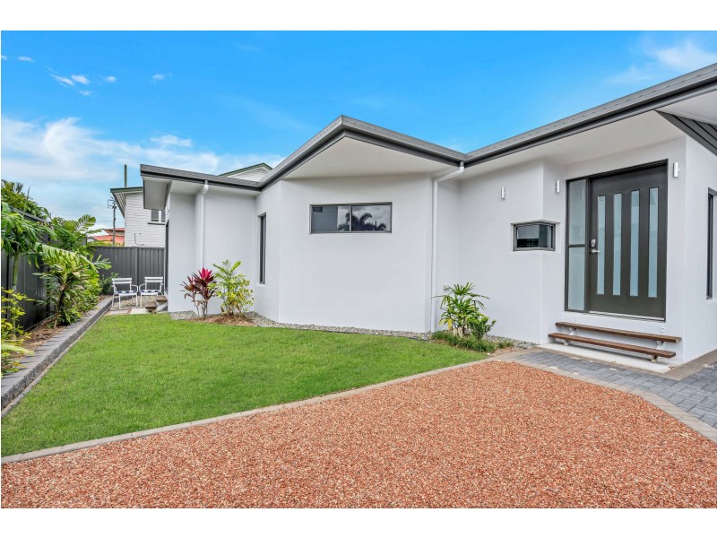 19 Smith Street, Cairns North QLD 4870