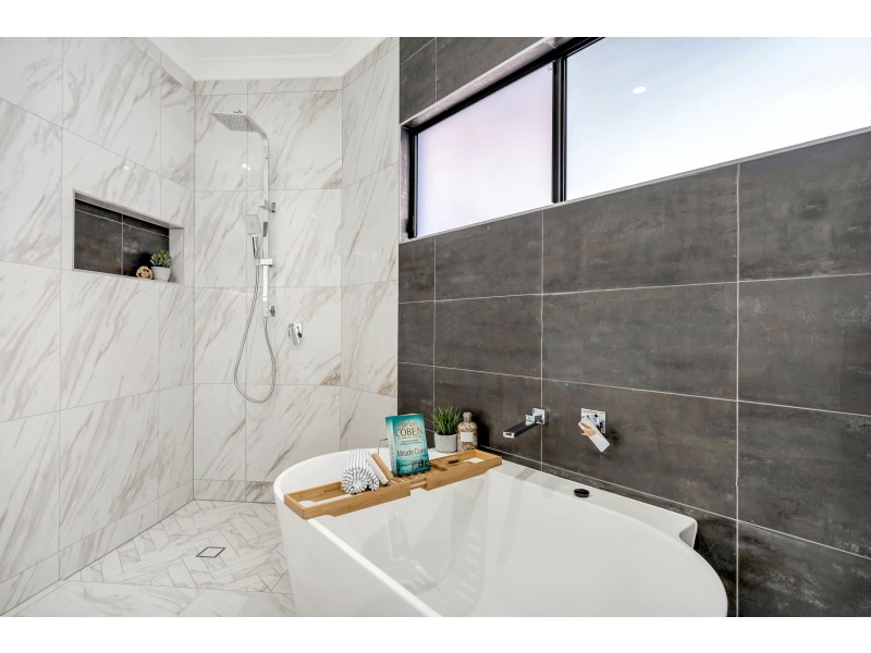 19 Smith Street, Cairns North QLD 4870