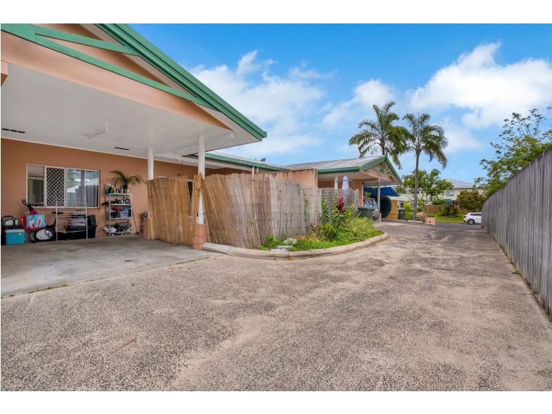 3/2 Ingham Court, Mooroobool QLD 4870