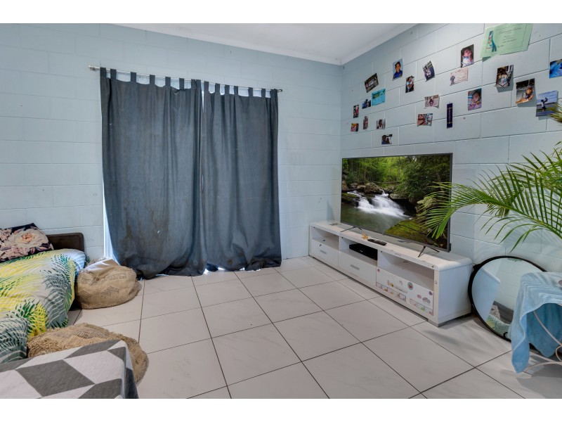 3/2 Ingham Court, Mooroobool QLD 4870