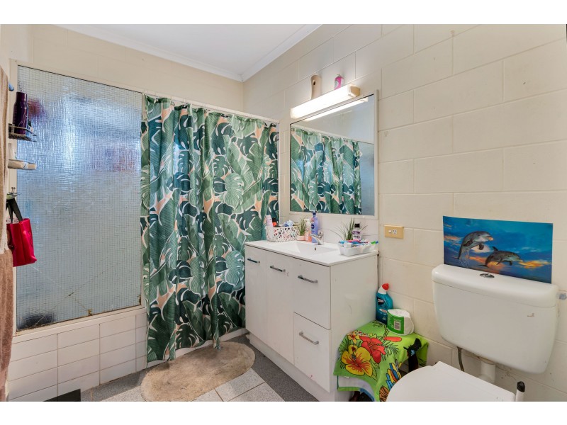 3/2 Ingham Court, Mooroobool QLD 4870