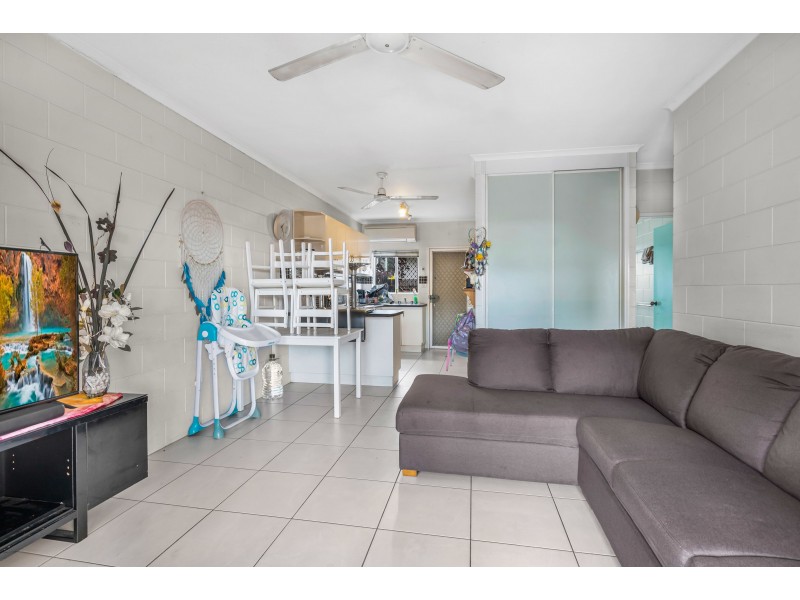 2/2 Ingham Court, Mooroobool QLD 4870