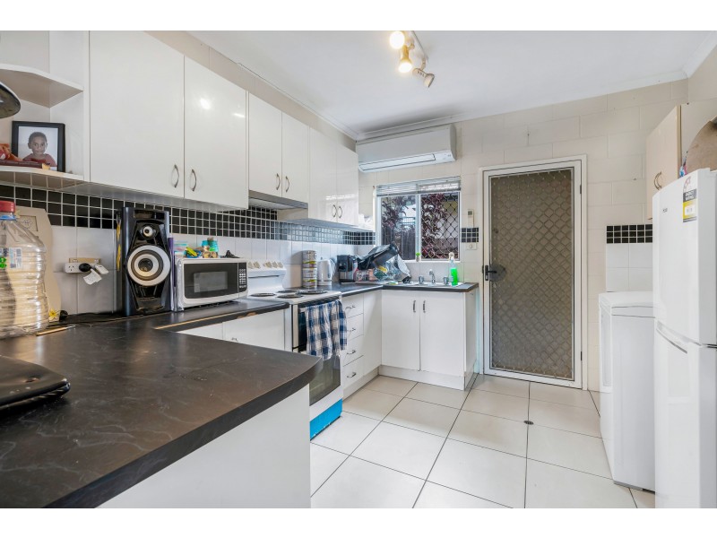 2/2 Ingham Court, Mooroobool QLD 4870