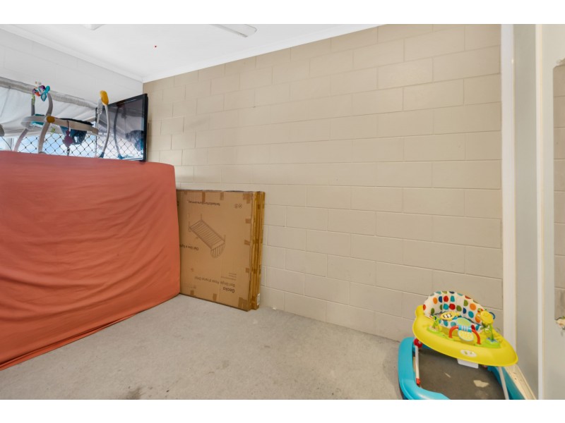 2/2 Ingham Court, Mooroobool QLD 4870