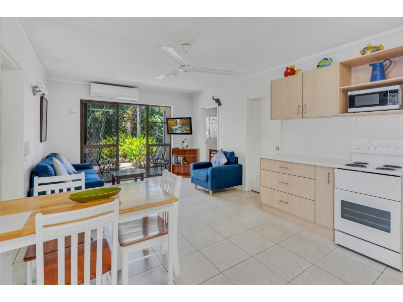 1/83-85 Moore Street, Trinity Beach QLD 4879