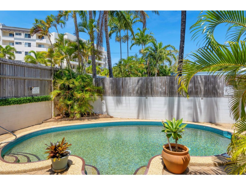 1/83-85 Moore Street, Trinity Beach QLD 4879